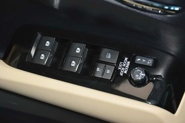 2015款丰田埃尔法3.5L豪华版