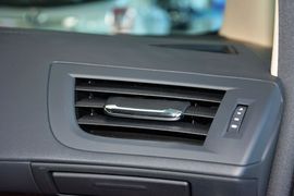2015款丰田埃尔法3.5L豪华版