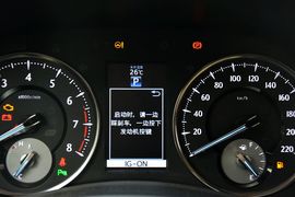 2015款丰田埃尔法3.5L豪华版