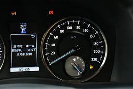 2015款丰田埃尔法3.5L豪华版