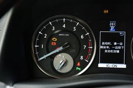 2015款丰田埃尔法3.5L豪华版