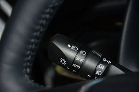 2015款丰田埃尔法3.5L豪华版