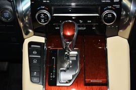 2015款丰田埃尔法3.5L豪华版