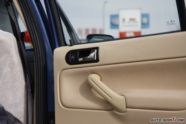 2010款一汽大众捷达1.6L手动前卫型
