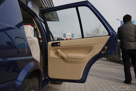 2010款一汽大众捷达1.6L手动前卫型
