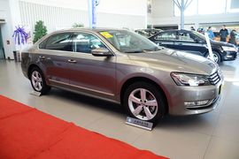 2015款大众帕萨特1.8TSI