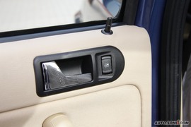 2010款一汽大众捷达1.6L手动前卫型