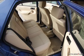 2010款一汽大众捷达1.6L手动前卫型