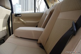 2010款一汽大众捷达1.6L手动前卫型