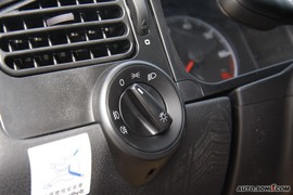 2010款一汽大众捷达1.6L手动前卫型
