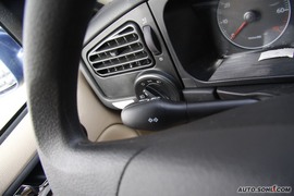 2010款一汽大众捷达1.6L手动前卫型