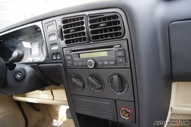 2010款一汽大众捷达1.6L手动前卫型