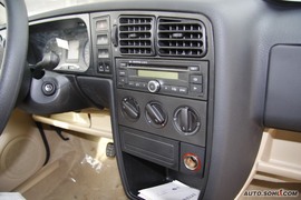 2010款一汽大众捷达1.6L手动前卫型