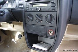 2010款一汽大众捷达1.6L手动前卫型
