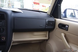 2010款一汽大众捷达1.6L手动前卫型