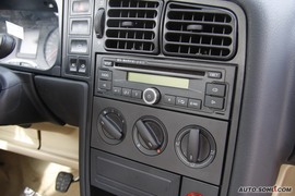 2010款一汽大众捷达1.6L手动前卫型