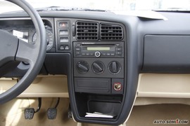 2010款一汽大众捷达1.6L手动前卫型