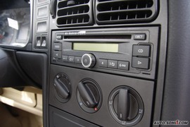 2010款一汽大众捷达1.6L手动前卫型