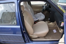 2010款一汽大众捷达1.6L手动前卫型