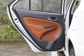 2016款吉利金刚1.5L手动精英型