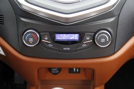 2016款吉利金刚1.5L手动精英型