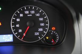 2016款吉利金刚1.5L手动精英型