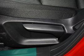 2016款马自达3Axela昂克赛拉三厢1.5L自动舒适型