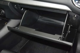 2016款马自达3Axela昂克赛拉三厢1.5L自动舒适型