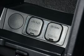 2016款马自达3Axela昂克赛拉三厢1.5L自动舒适型