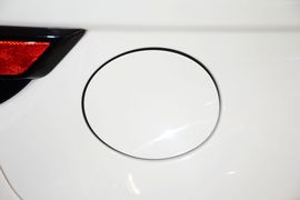 2015款路虎揽胜极光缀红英伦限量版