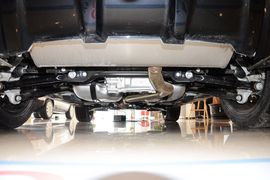 2015款路虎揽胜极光缀红英伦限量版