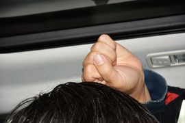 2015款路虎揽胜极光缀红英伦限量版