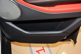 2015款路虎揽胜极光缀红英伦限量版