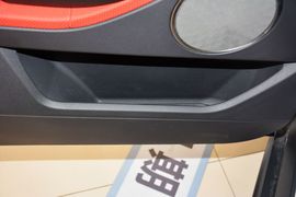 2015款路虎揽胜极光缀红英伦限量版