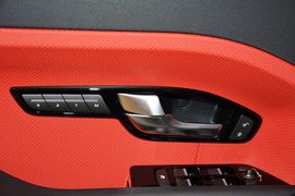 2015款路虎揽胜极光缀红英伦限量版