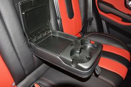 2015款路虎揽胜极光缀红英伦限量版