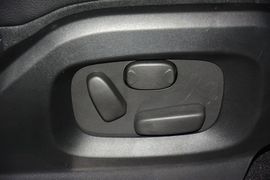 2015款路虎揽胜极光缀红英伦限量版