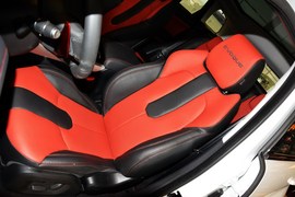 2015款路虎揽胜极光缀红英伦限量版