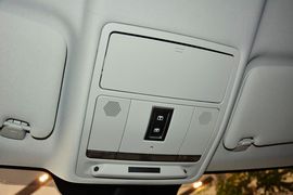 2015款路虎揽胜极光缀红英伦限量版