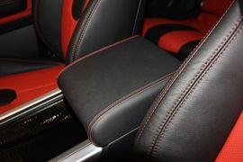 2015款路虎揽胜极光缀红英伦限量版