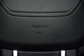 2015款路虎揽胜极光缀红英伦限量版