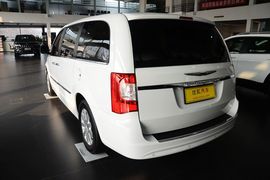 2014款克莱斯勒大捷龙3.6L舒适版