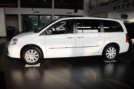2014款克莱斯勒大捷龙3.6L舒适版