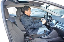 2016款别克威朗轿跑15S自动进取型到店实拍