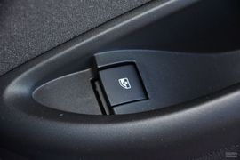 2016款别克威朗轿跑15S自动进取型