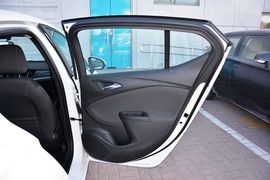 2016款别克威朗轿跑15S自动进取型