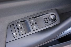 2016款别克威朗轿跑15S自动进取型