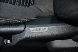 2016款别克威朗轿跑15S自动进取型