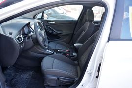 2016款别克威朗轿跑15S自动进取型