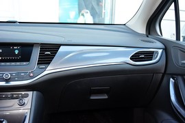 2016款别克威朗轿跑15S自动进取型